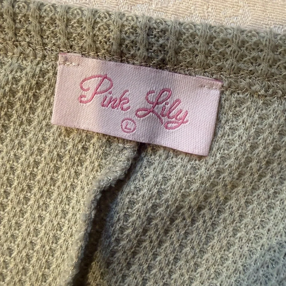 Pink Lily Waffle Knit Henley Long Sleeve Top – Size L - Picture 2 of 3